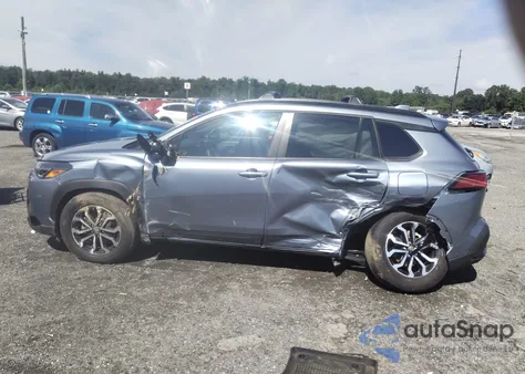 2024 Toyota Corolla Cross Hybrid Se z USA, uszkodzony, nr VIN 7MUFBABG4RV059072